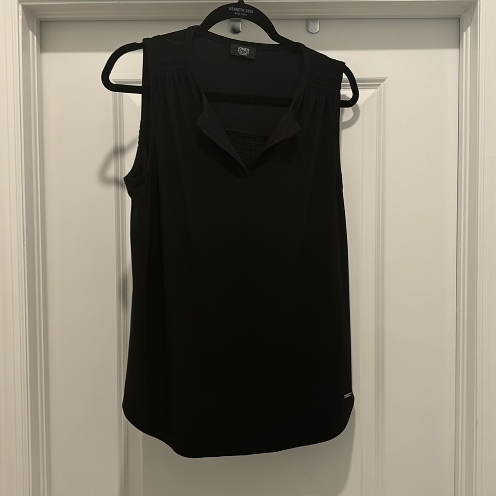 Jones Black Sleeveless Top